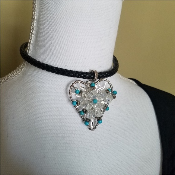 Swarovski Elements & Turquoise Beads Heart Pendant Choker on Faux Leather Cord - Picture 11 of 16